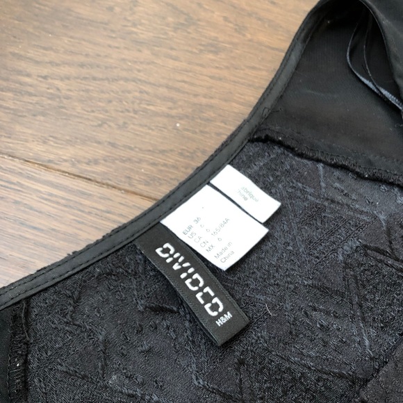 H&M Black A-line Flowy Chiffon Dress - Picture 3 of 5